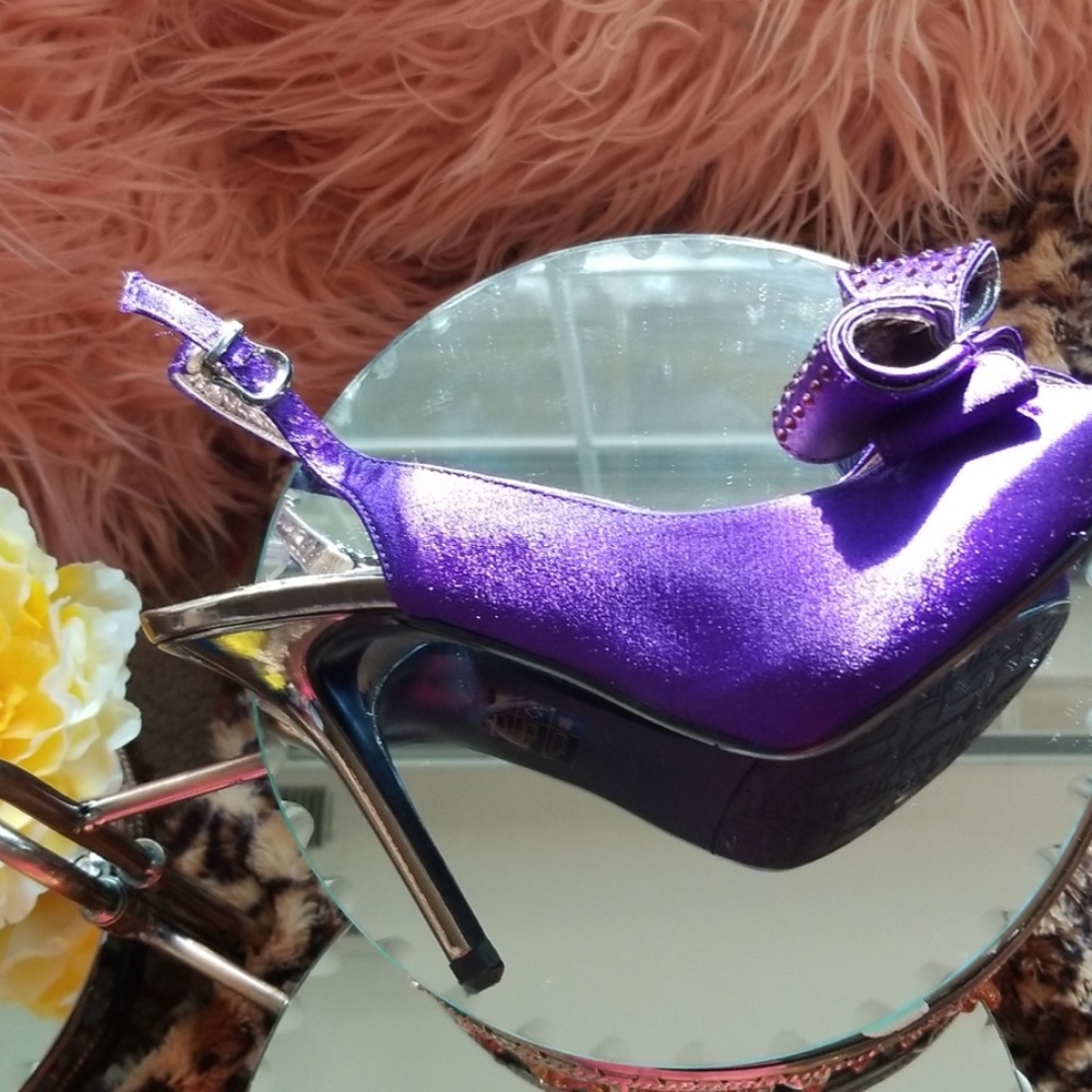 NWOT Vibrant purple fun shoes - Picture 3 of 7